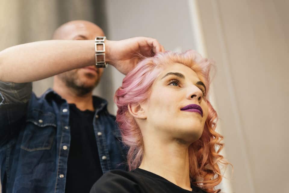 how-much-do-hair-stylists-make-a-year-per-day-and-hour