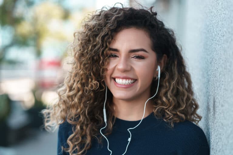 can-straight-hair-turn-curly-with-age-products-or-over-time