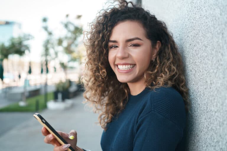 can-straight-hair-turn-curly-with-age-products-or-over-time